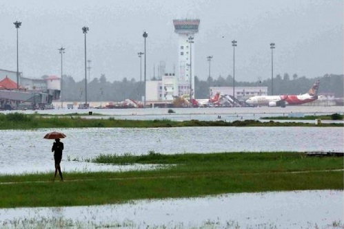 22 dead, rain batters Kerala, school, Kochi airport shut