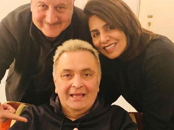 Soon after Rishi Kapoor left for the US, unconfirmed reports said that he is suffering from advanced stage cancer