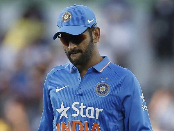 MS Dhoni runs away, stage fright, Chahal TV appearance