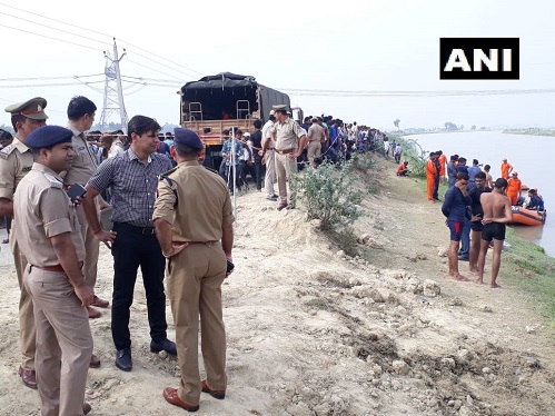 7 children feared dead, vehicle, canal, UP