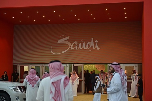 Saudi, violations of "public decency", immodest clothing, public displays of affection