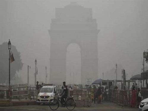 Air quality, light rains, Delhi, low visibility, flight operations