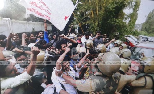 Protests, death of girl, bitten by snake, Kerala, violent